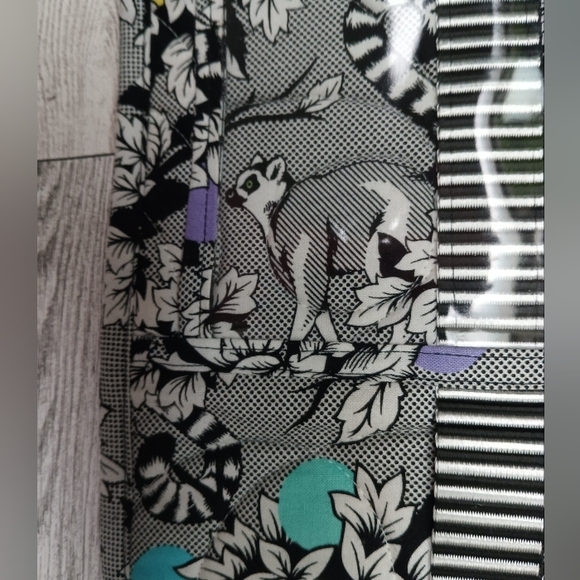 Cosmetic - Jewelry Personal Fabric Organizer Black and White Lemur Pattern - Picture 6 of 9